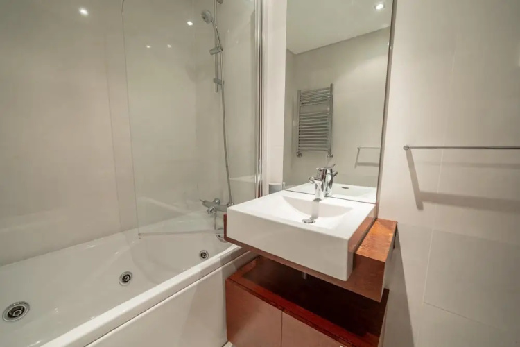 Modern Cedofeita by Homing