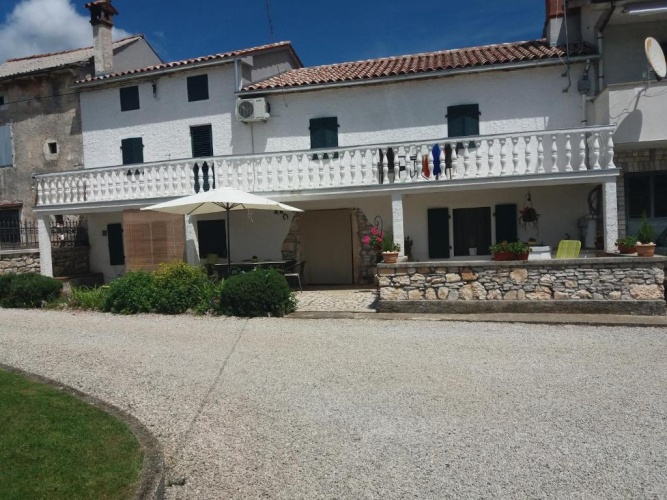 3 Bedrooms Cottage
