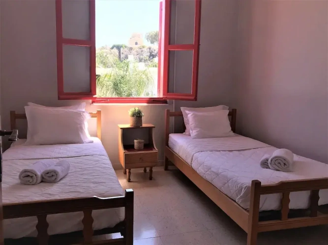 2 Bedrooms Apartment with land view