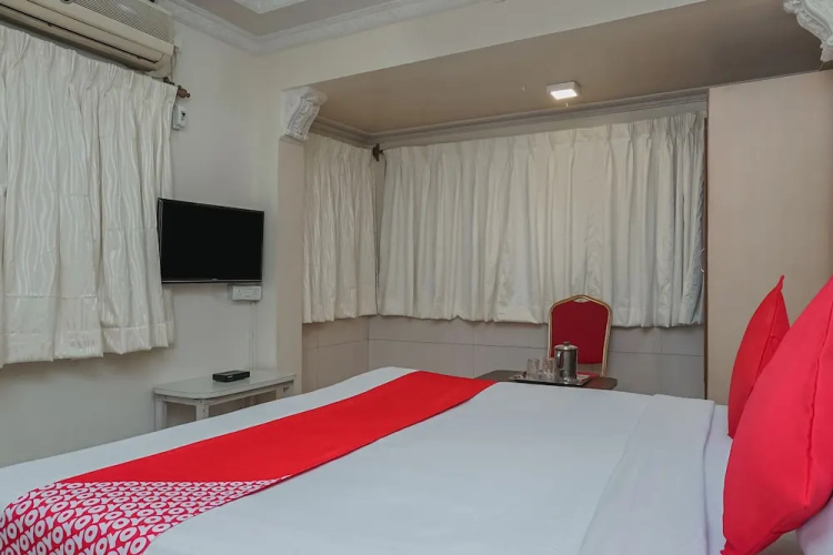 OYO 23711 Hotel Tushar