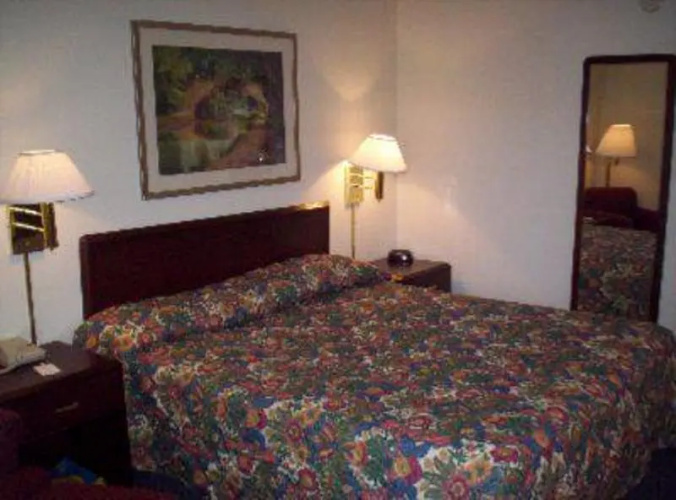 Brookwood Inn