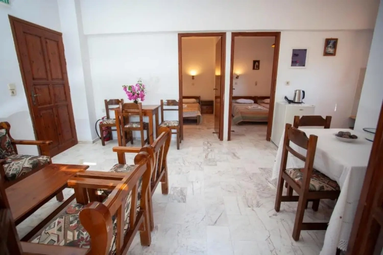2 Bedrooms Apartment