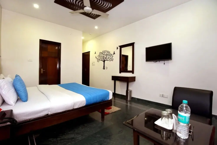 Hotel Multitech by OYO Rooms