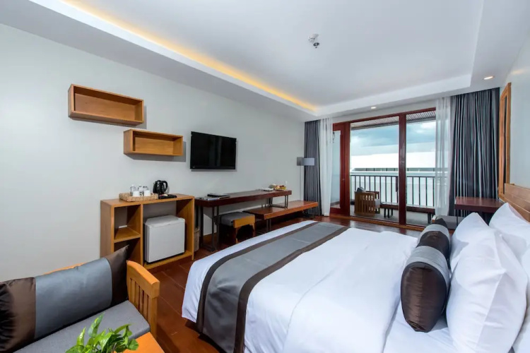 Pacific Premier Resort & Spa