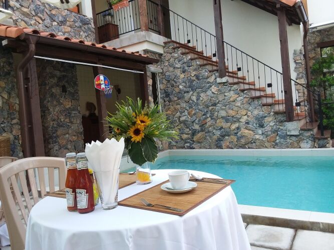 Le Charcoa HotelOver view