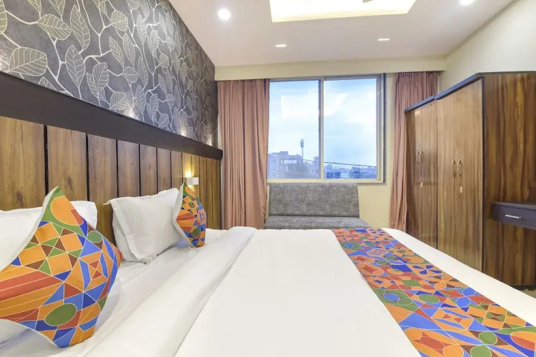 Fabhotel The Max Glory