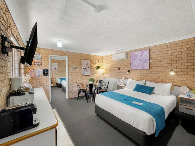 2 Bedrooms Executive Suite with balcony