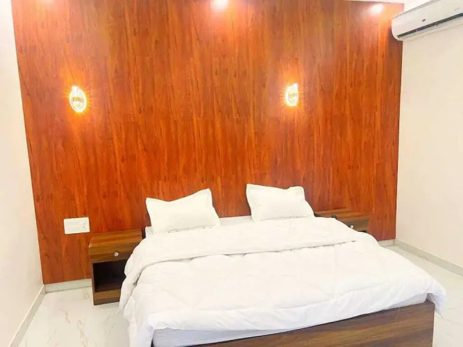 Kingfisher Luxury Resort