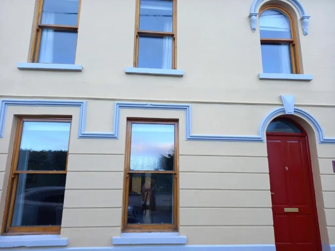 3 Bedrooms Cottage