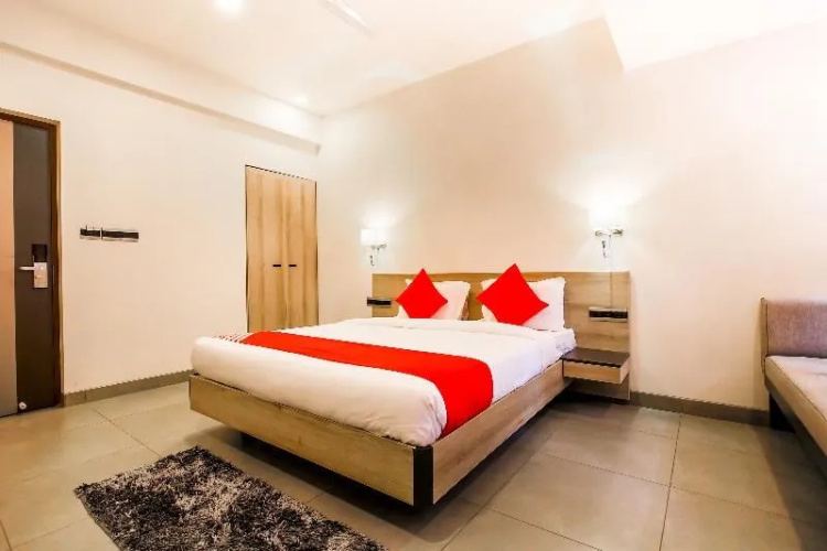 OYO 22246 22 Suites