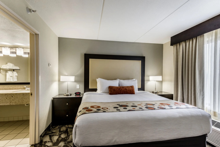 Holiday Inn Express & Suites Cedar Falls - Waterloo by IHG