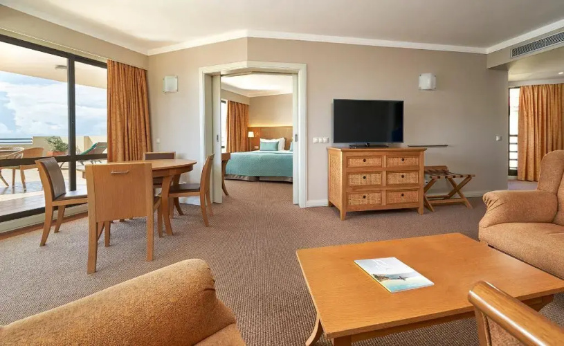 Suite Hotel Eden Mar, by PortoBay