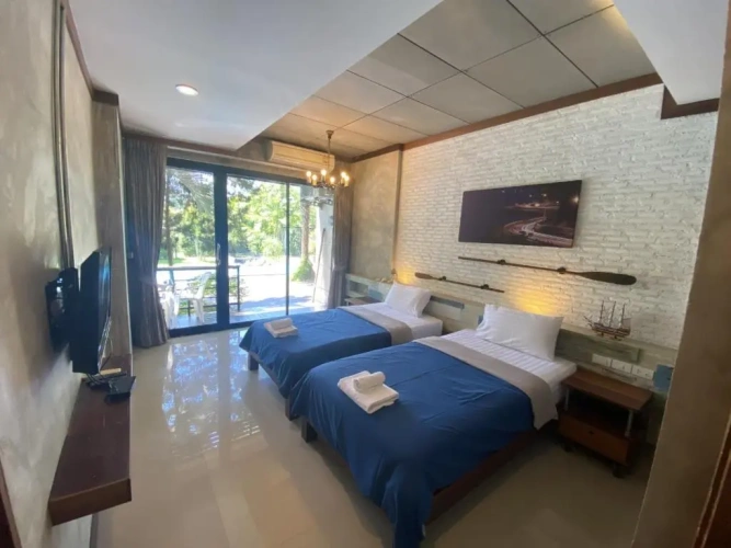 Standard Double room with pool view