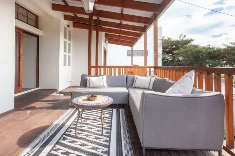 Spacious 3-bed Sunlit Comfort Power Backup