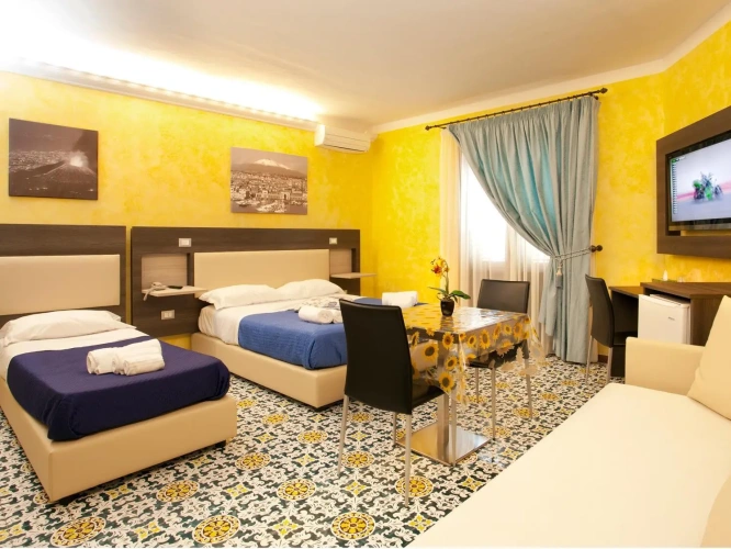 Standard Triple room