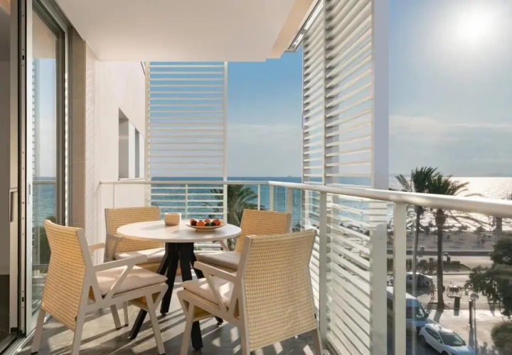 Family Apartment with partial sea view