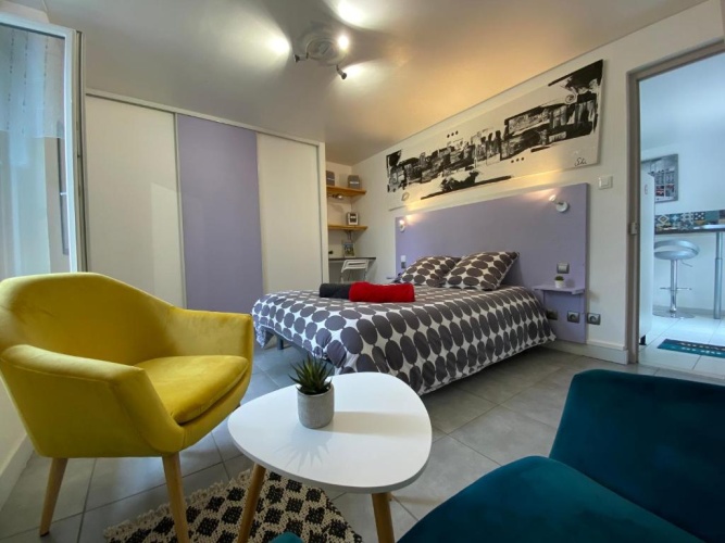 Apartment with balcony