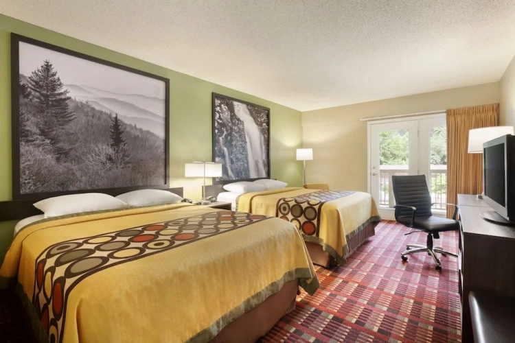 Deluxe Quadruple room with balcony