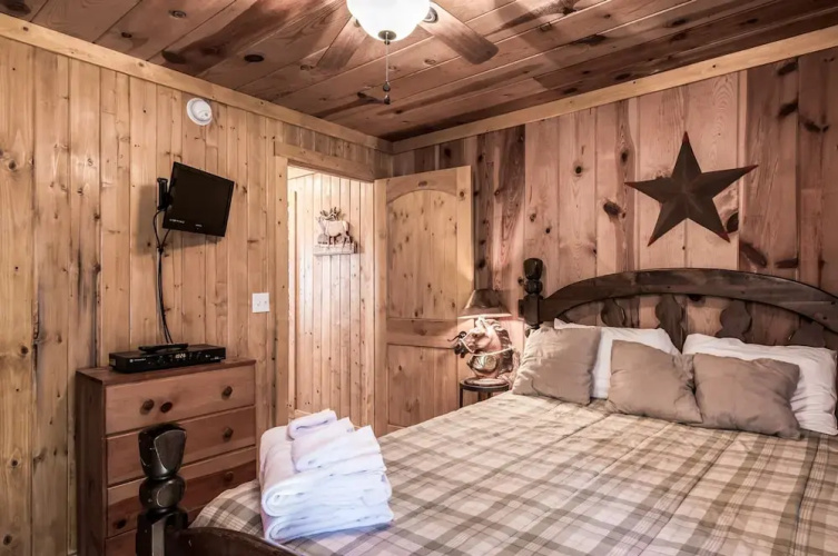 Chestnut Lodge by Vtrips
