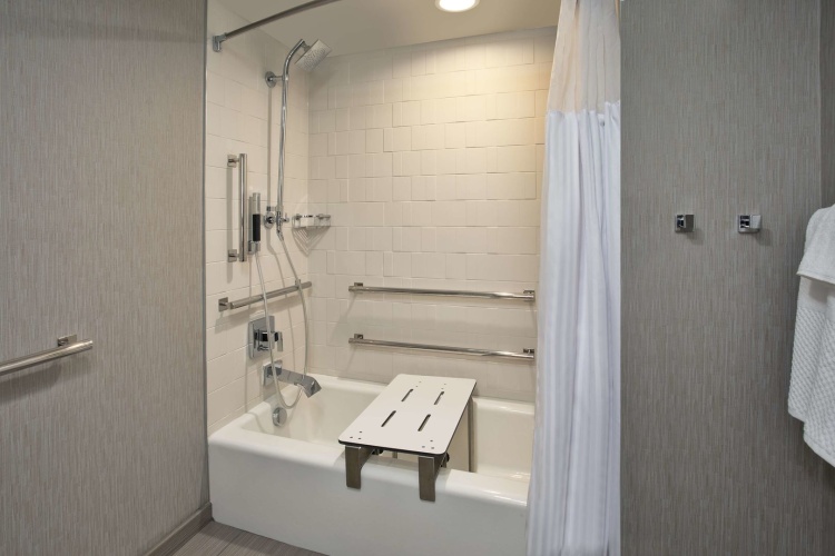 Doubletree By Hilton Lansing photo 12