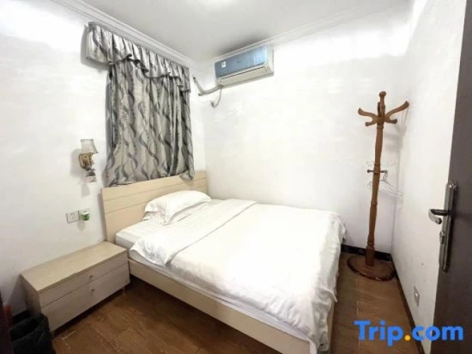 5 Bedrooms Villa