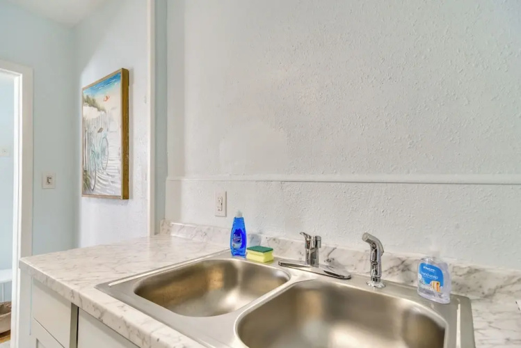 Florida Unit Steps From Indian Rocks Beach Access!