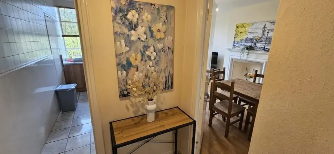 Brondesbury Apartment