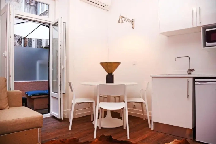 1 Bedroom Apartment