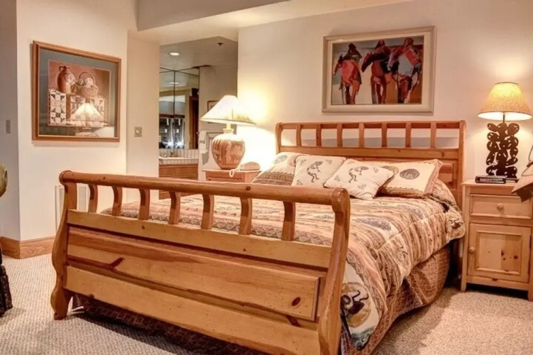 Silverbird 25 3 Bedroom Condo