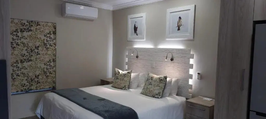 Studio 5 Churchill Lane Apartment