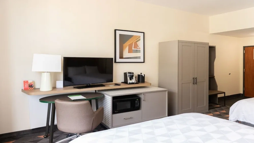 Premium Quadruple room with pool view