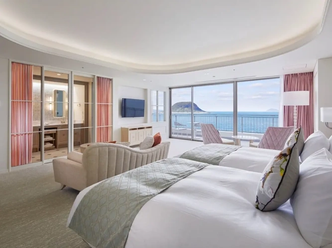 3 Bedrooms Luxury Triple room with sea view