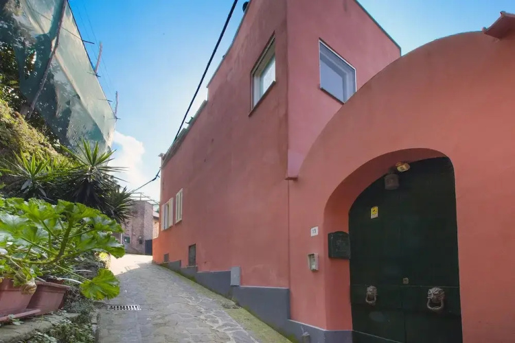 Villa Mayla