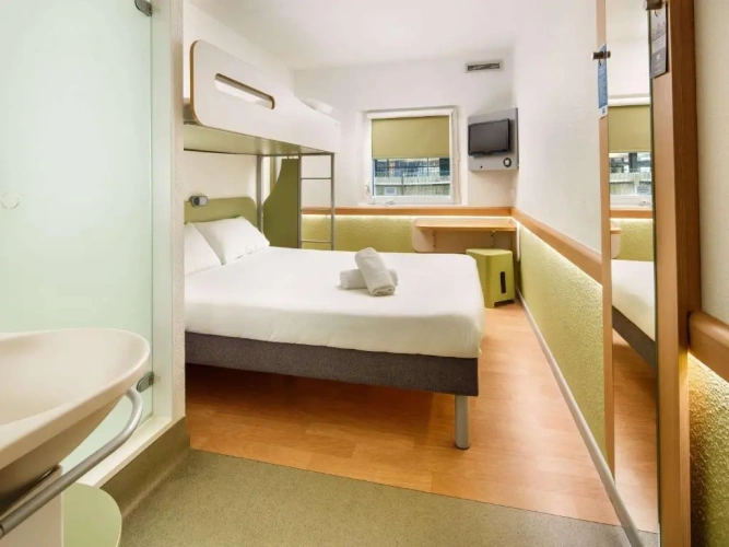 Triple room