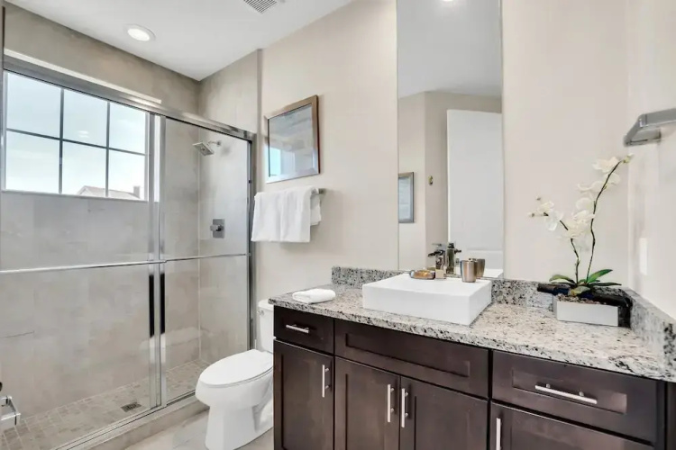 5 BR 6 BA Villa