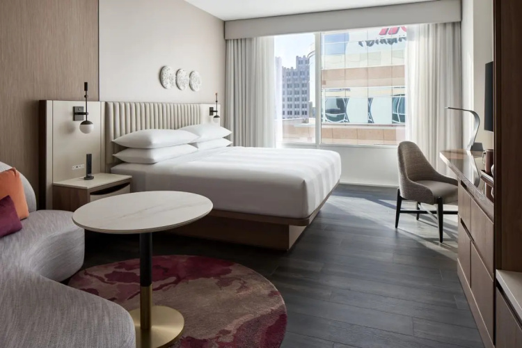 Standard Double room with city view