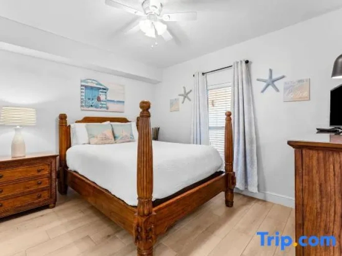 3 Bedrooms Apartment