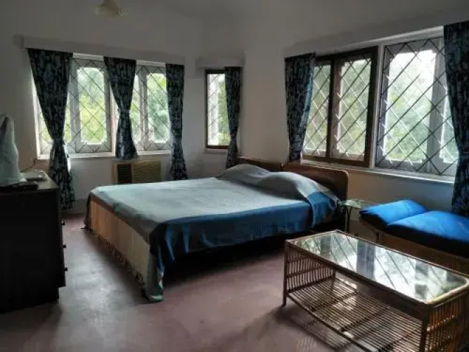 Aayesh Bed & Breakfast