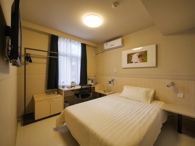 Standard Twin room with view