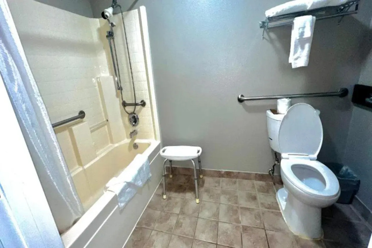 Studio 6 Suites Portland OR- I-5 OHSU