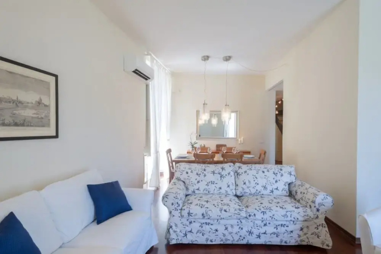 Novella Balcony