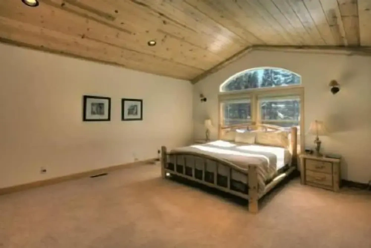 4 Bedrooms Cottage with balcony