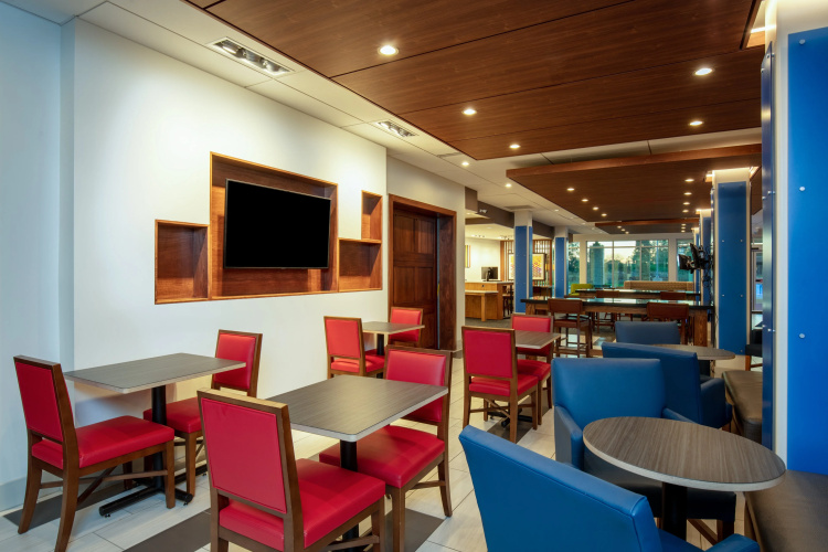 Holiday Inn Express & Suites Beloit photo 33