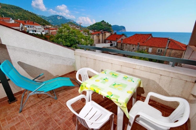 2 Bedrooms Duplex Apartment with balcony and with sea view