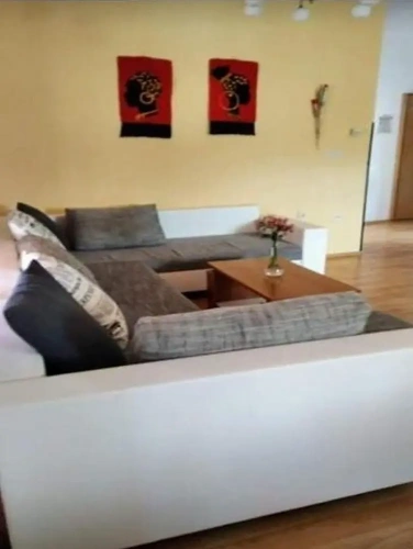 4 Bedrooms Cottage