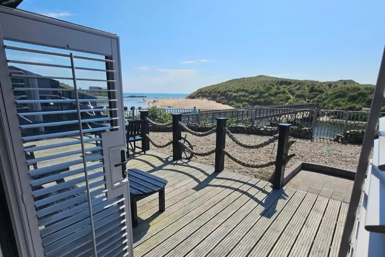 2 Bed Cottage-sleeps 4-harbour & Sea View