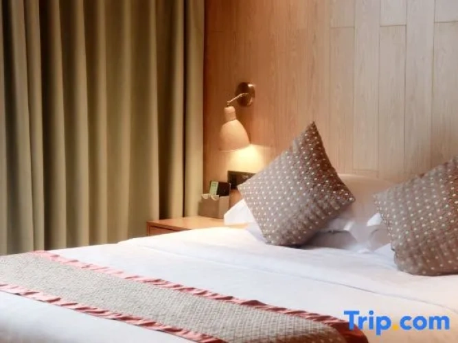 1 Bedroom Deluxe Suite with balcony