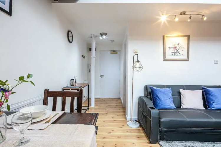 Victoria Quays Loft Apt - Free Parking
