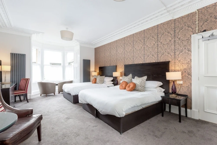 Superior Quadruple room with garden view