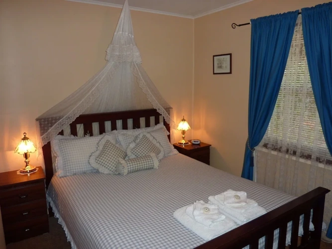 2 Bedrooms Classic Cottage with garden view